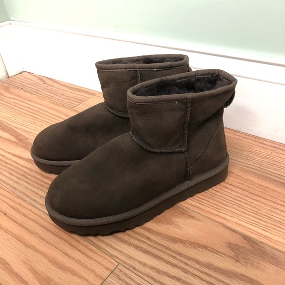 UGG Shoes - UGG Boots: Classic Mini II: Chocolate